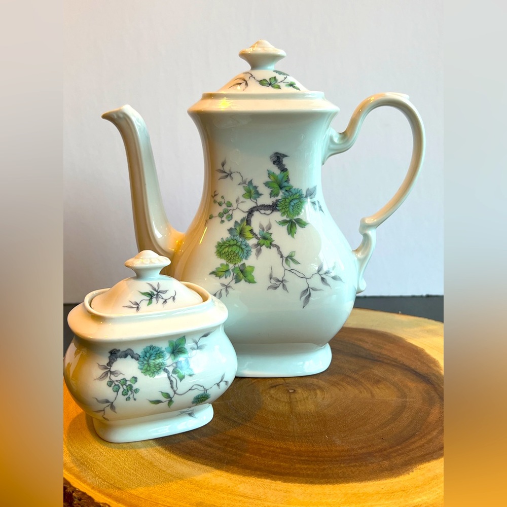 Vintage Mitterteich Bavaria Tall Coffee/Tea Pot & Sugar Bowl Set. 850/1 - 850/2